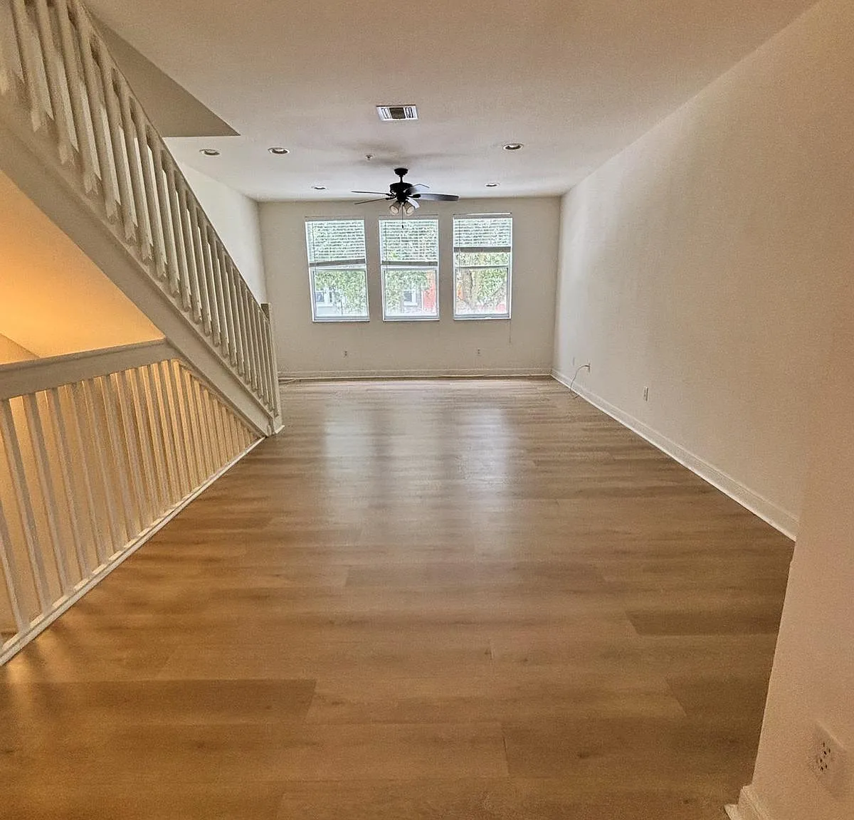 2 bed, 2.5 bath, 1326 sqft, $2,650 — Photo 2
