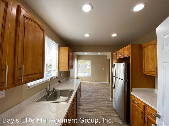 3rd image of 2774 Madera Ave #2770
