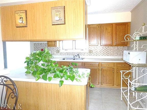 4th image of 14 Canterbury Ct APT 22