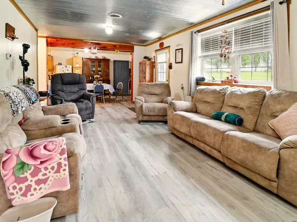 1142 Maxwell Rd, Belvidere, TN 37306