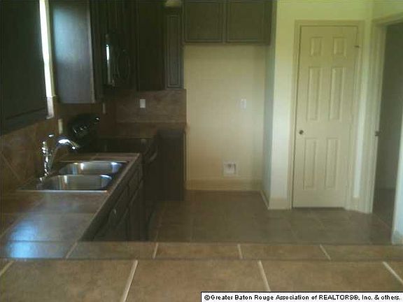 4th image of 5088 Wildwood Dr