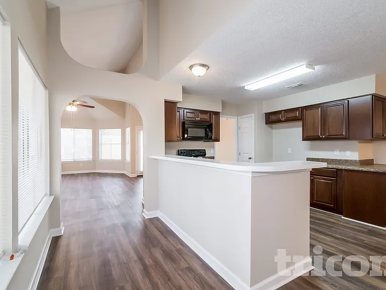 16027 Hidden Acres Dr — Photo 12