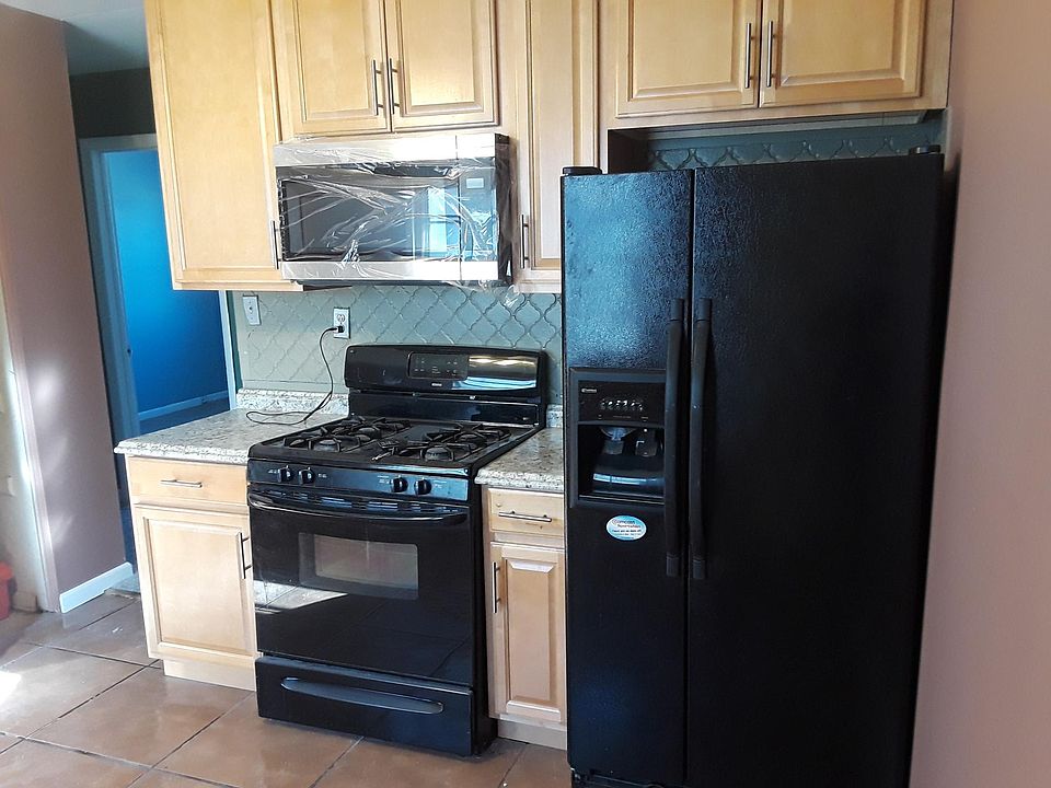 1st image of 8103 Phelps Pl