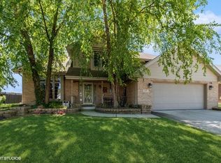 1372 Lahard Rd, New Lenox, IL 60451