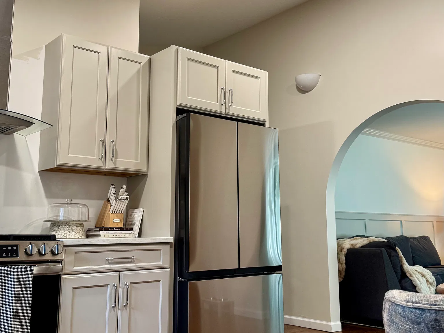 3 bed, 1000 sqft, $2,300 — Photo 3