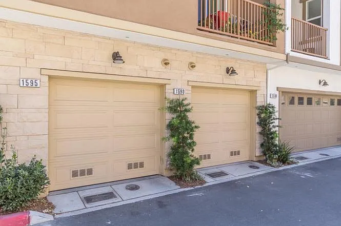 garage door (tandem)