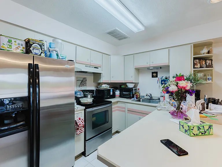 1234 SE 13th Ave #1 — Photo 2