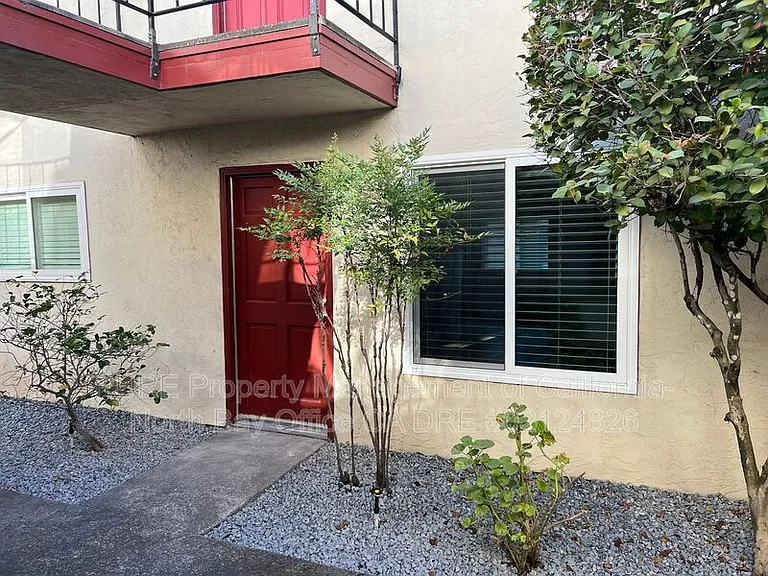 308 Cooper Ln #11 — Photo 2
