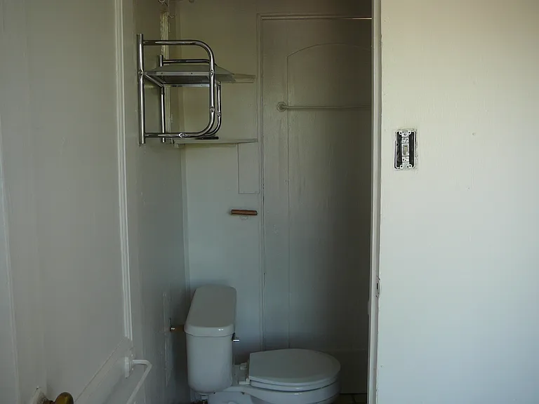 621 N Perry Ave — Photo 8