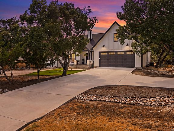 4th image of 130 Mountain View Trl