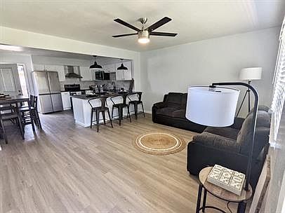 4th image of 2012 W Orangewood Ave APT 10