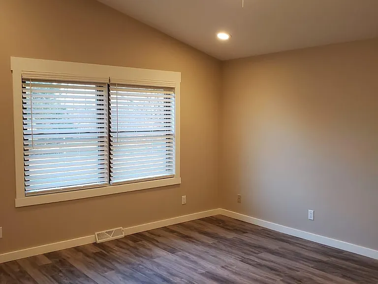 824 Horns Corners Rd — Photo 17