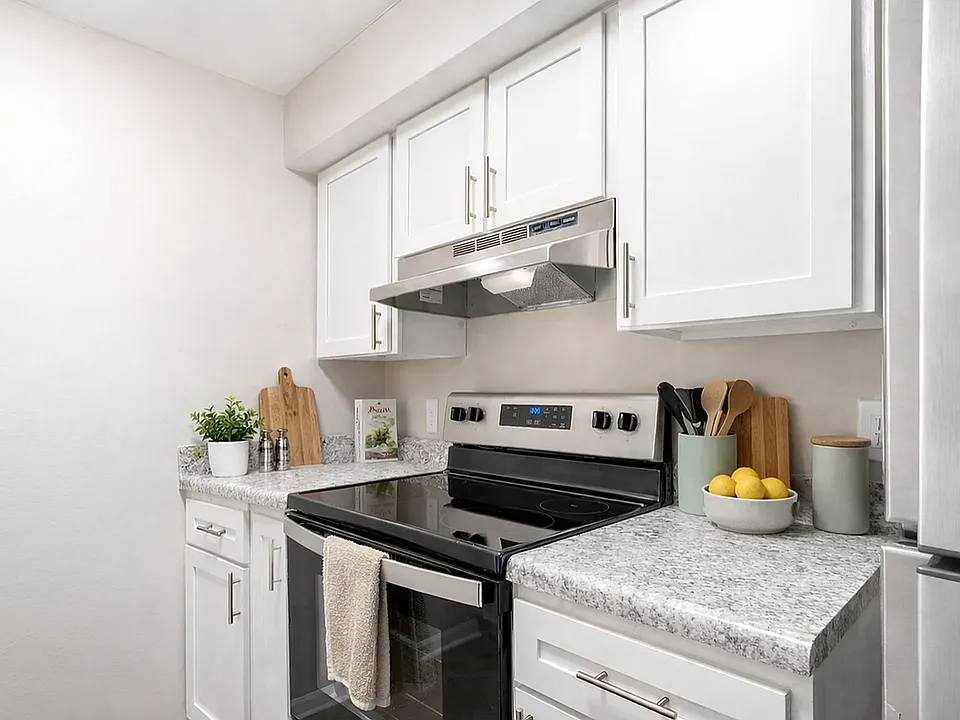 Beautiful Bright Kitchen