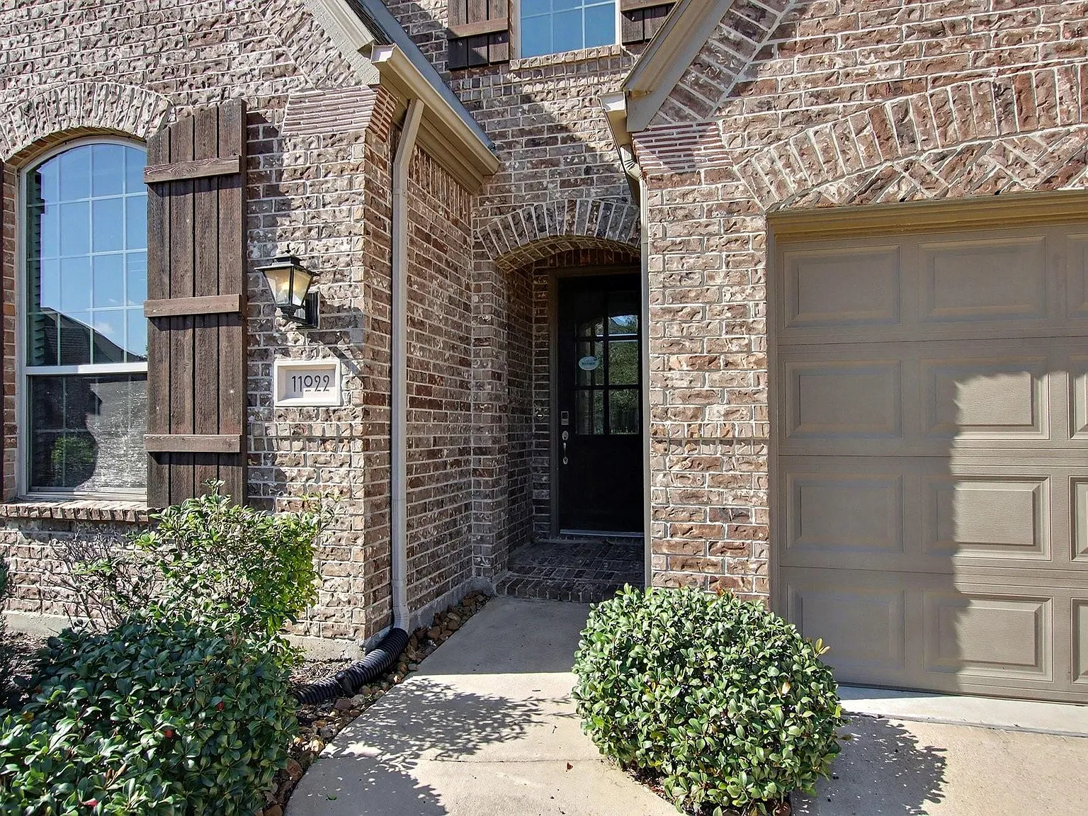 4 bed, 3.0 bath, 2885 sqft, $3,200 — Photo 4