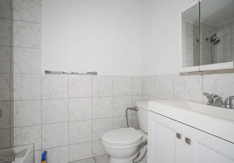 38 Park St #13D — Photo 21