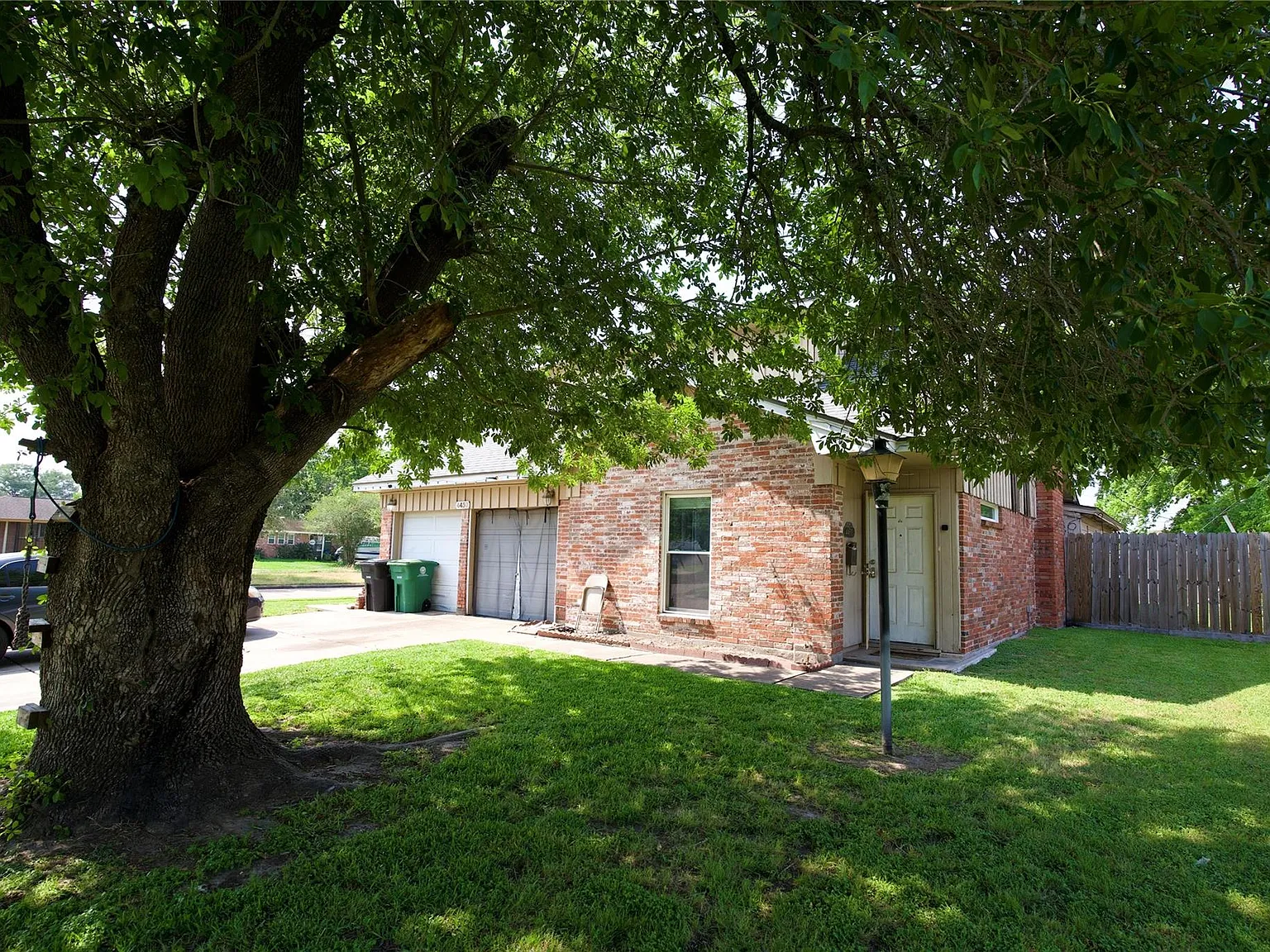 4 bed, 2.0 bath, 1999 sqft, $1,600 — Photo 3