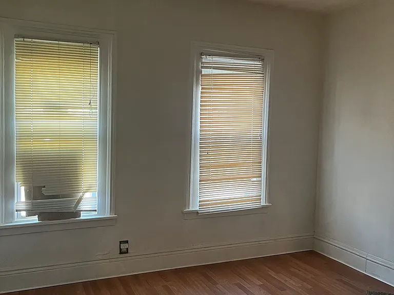 109 Evergreen St — Photo 5