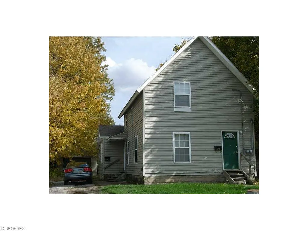 1767 Lexington Ave photo 1