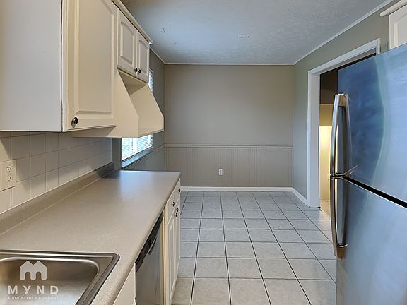 4th image of 4539 Paxton Dr S