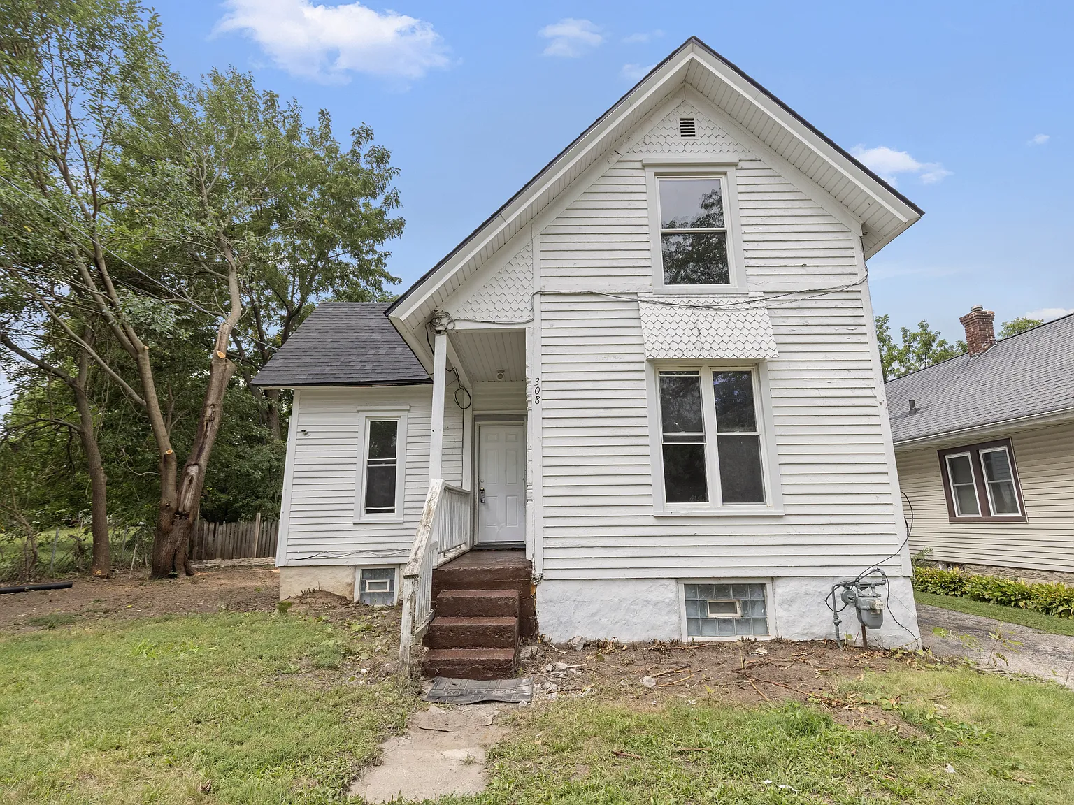 3 bed, 1100 sqft, $1,650 — Photo 1