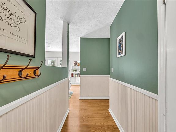 3rd image of 70 Newton Ridge Dr