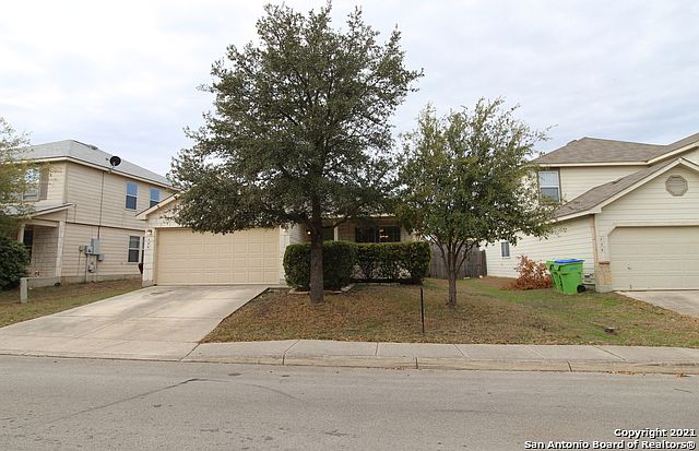 1st image of 335 Fontana Albero