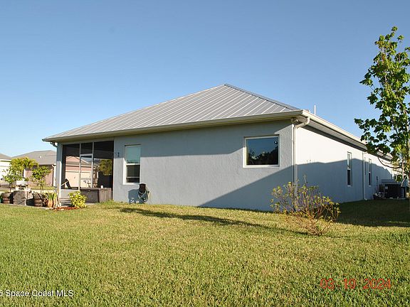 4th image of 695 Lorelei Ave