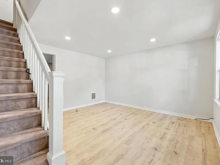 269 Monroe St — Photo 7