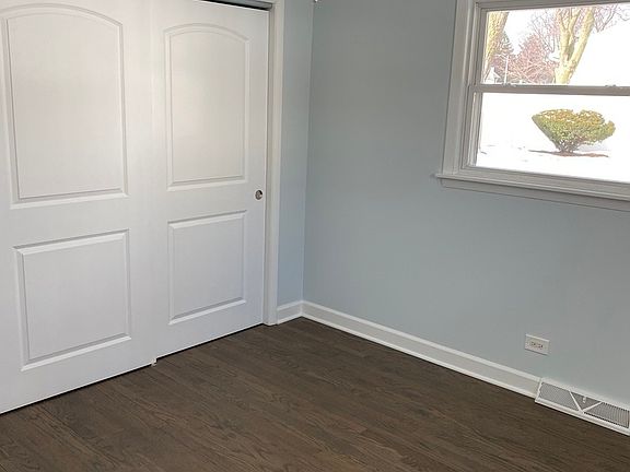 5th image of 9712 Lorraine Dr