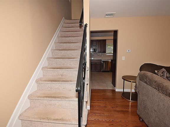 2nd image of 35 Lamont Pl