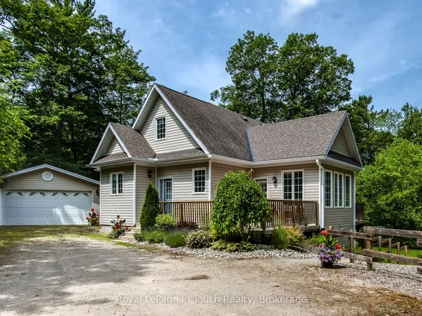8 Woodward Dr, Tiny, ON L0L 2J0