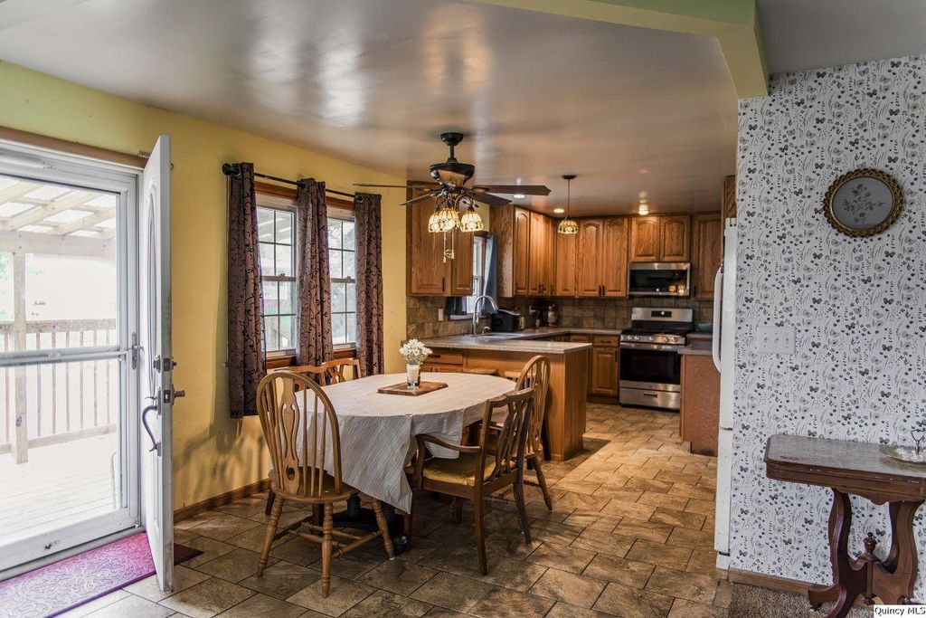 709 Hamilton Ave, Quincy, IL - More
