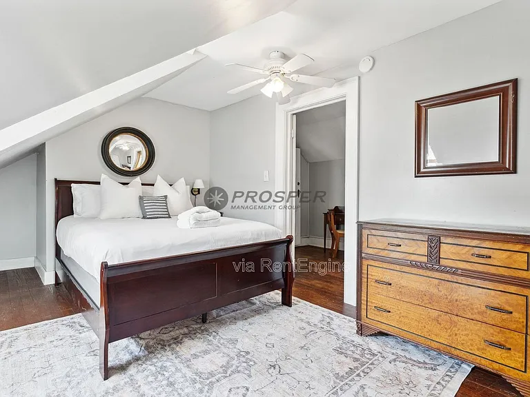 72 1/2 King St — Photo 26
