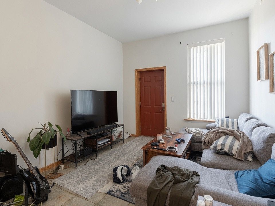 1st image of 1337 W Huron St #3H