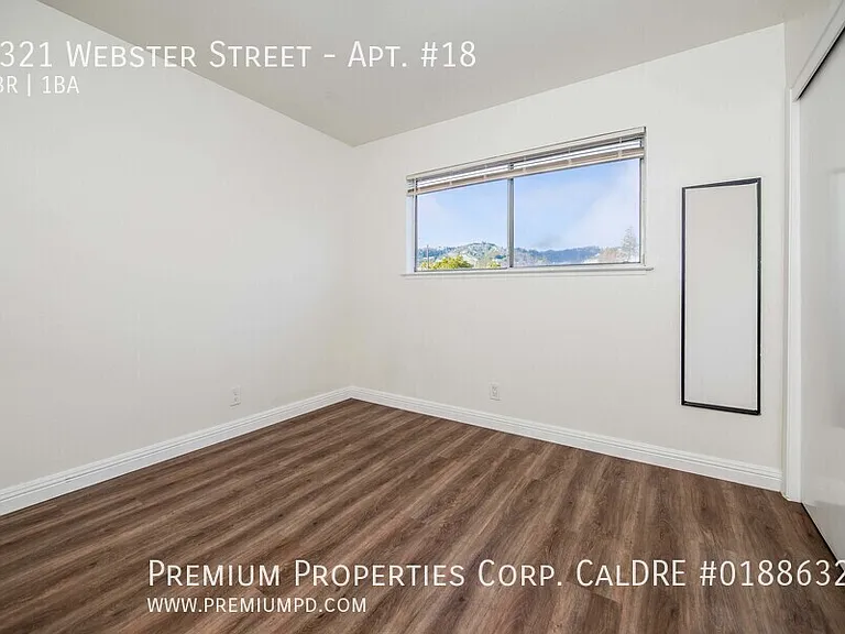2321 Webster St #18 — Photo 8