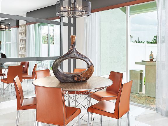 Dining area with slider to lanai