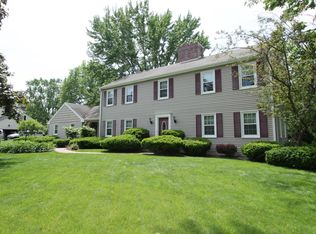 2742 Village Grn W, Racine, WI 53406