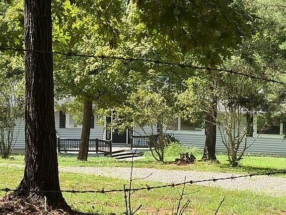 5th image of 240 Deer Springs Rd