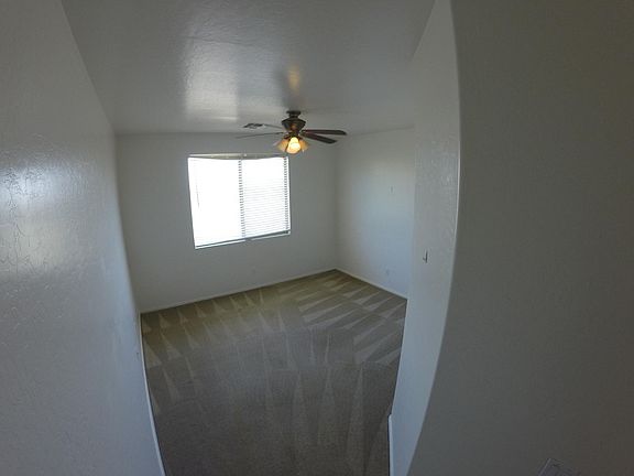 4th image of 301 E Redwood Ln