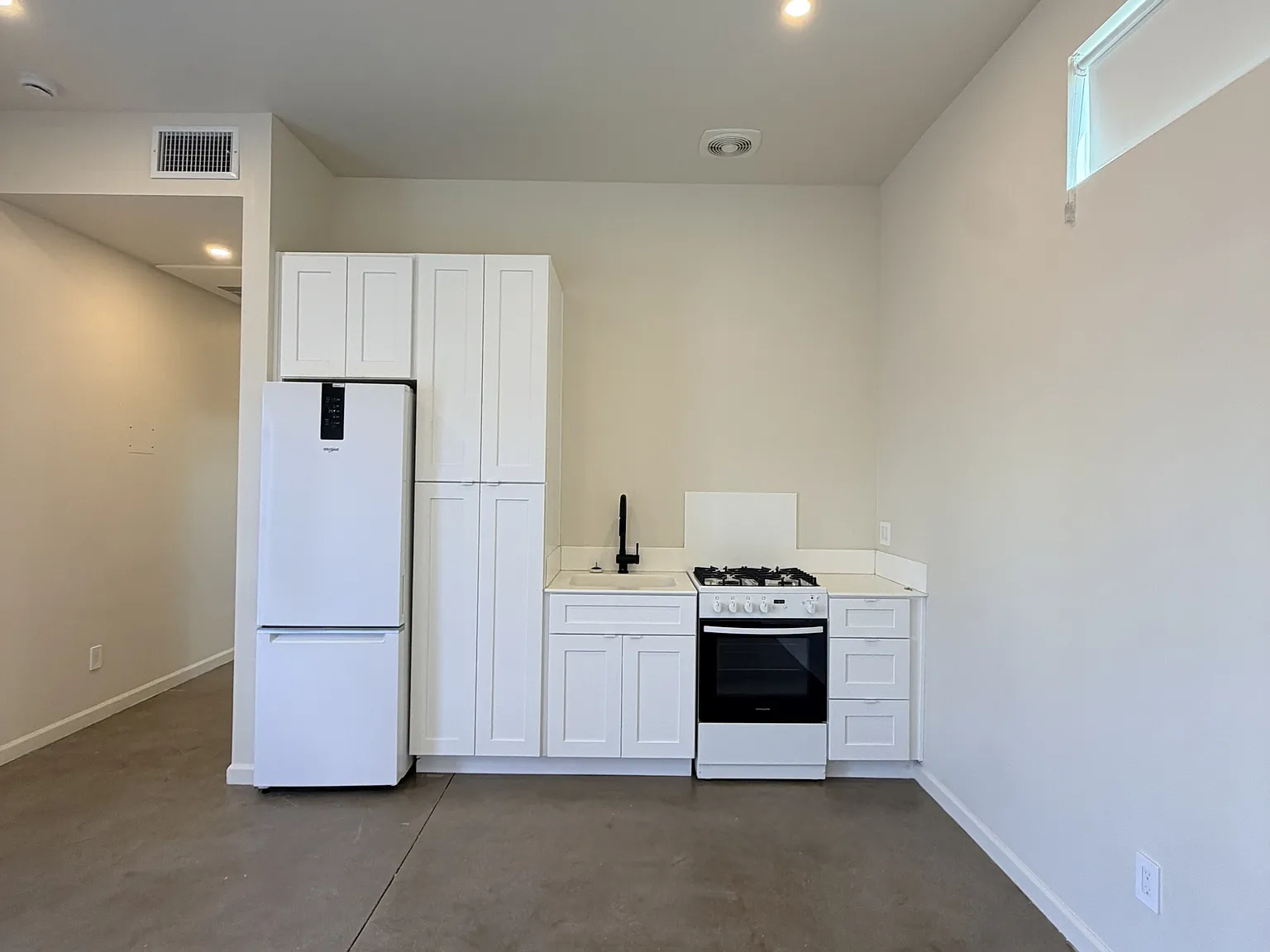1222 E Fillmore St - B — Photo 1
