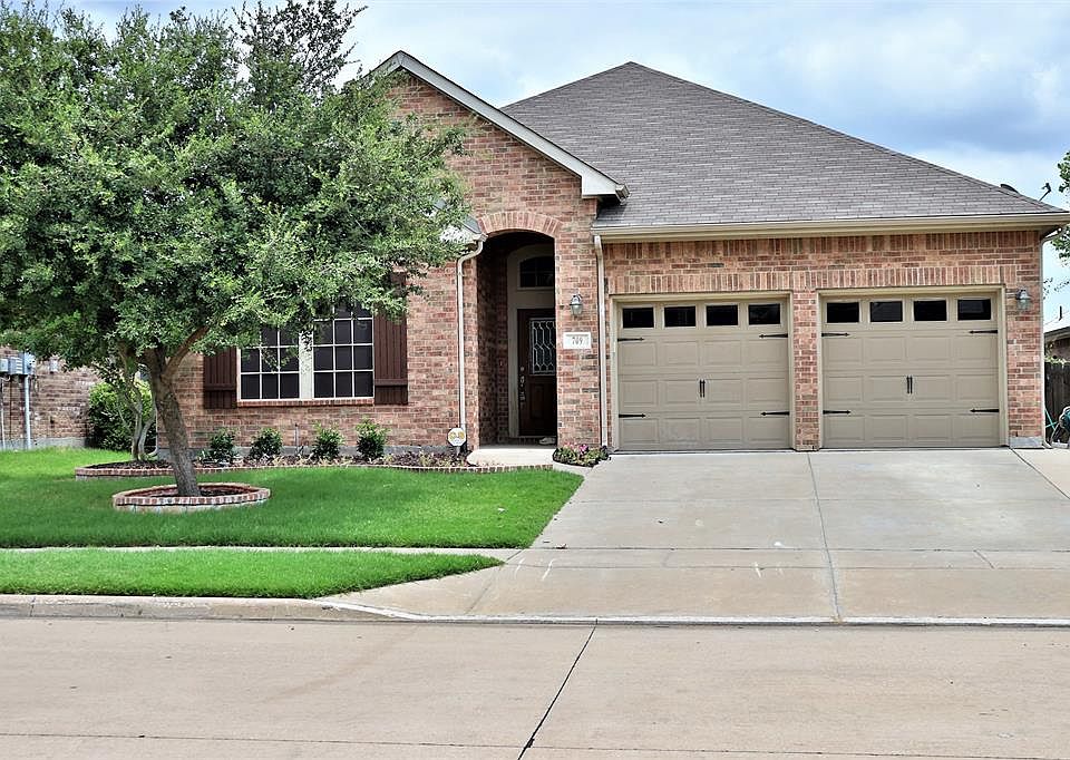 1st image of 709 Lovebird Ln
