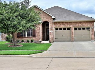 709 Lovebird Ln, Little Elm, TX 75068