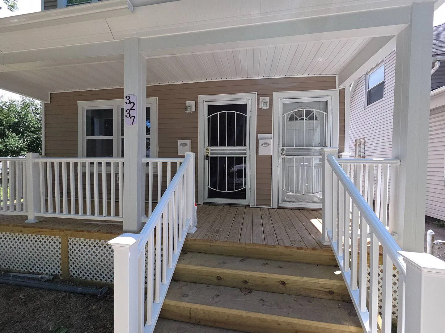 3237 Seymour Ave — Photo 4