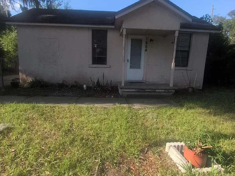 1454 Winthrop St — Photo 1