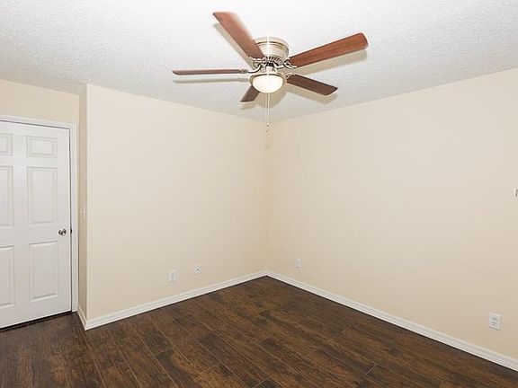 5th image of 632 Alta Vista St