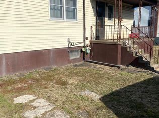 112 Stewart St, Old Forge, PA 18518