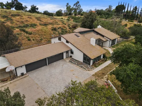 8700 Arabian Way, Calimesa, CA 92320