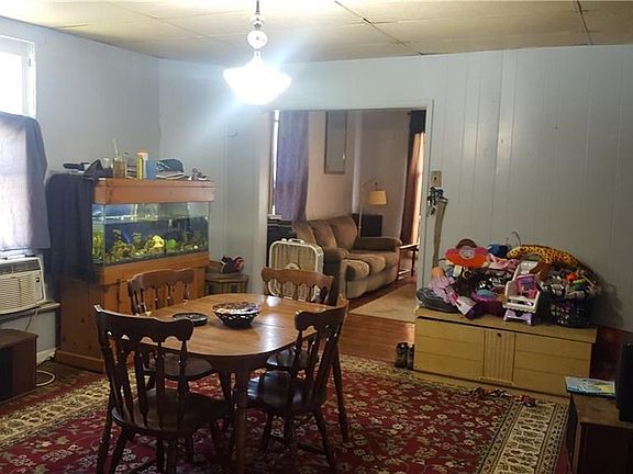 2nd image of 822 N Main Ave