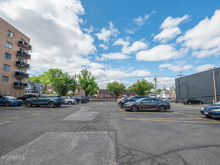 5 Linden St #3J — Photo 22