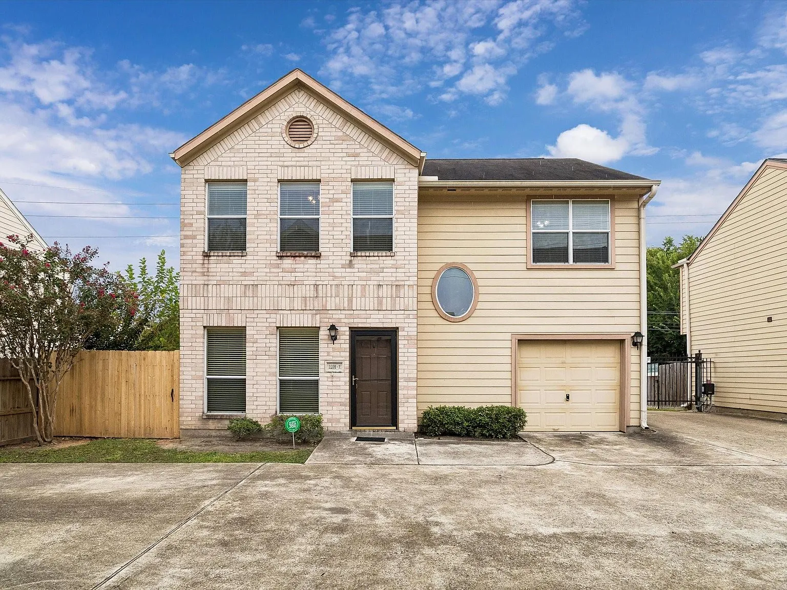 3 bed, 2.5 bath, 1332 sqft, $1,800 — Photo 1